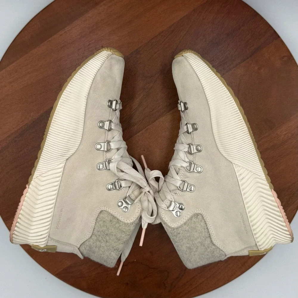 Sorel Out N About III Conquest Boot Chalk Sea‎ Salt Waterproof Hiking Womens 7.5